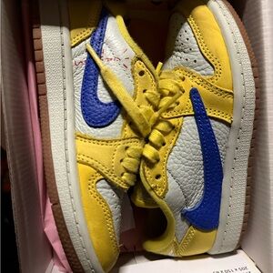 Authentic Travis Scott x Air Jordan 1 Low OG “Canary” (PS) – Lightly Used